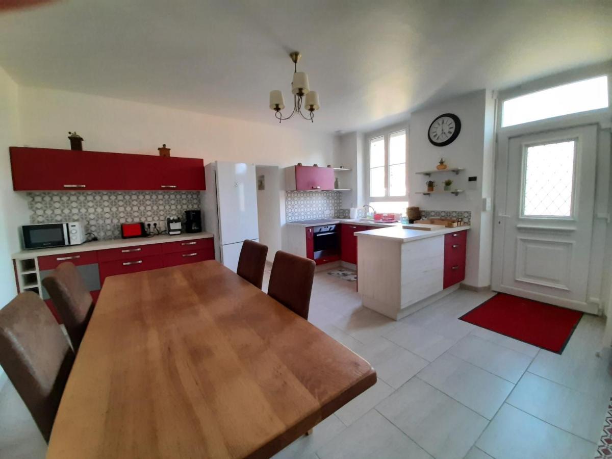 Maison Longere Les Camelias Vinneuf Luaran gambar